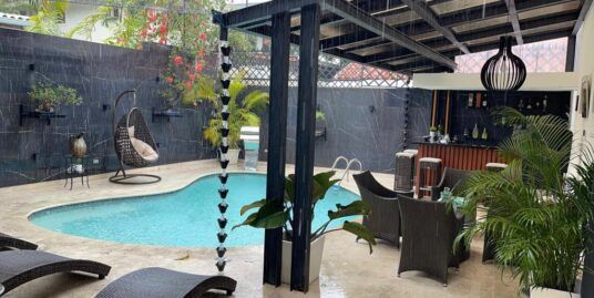 Casa en Los Cacicazgos